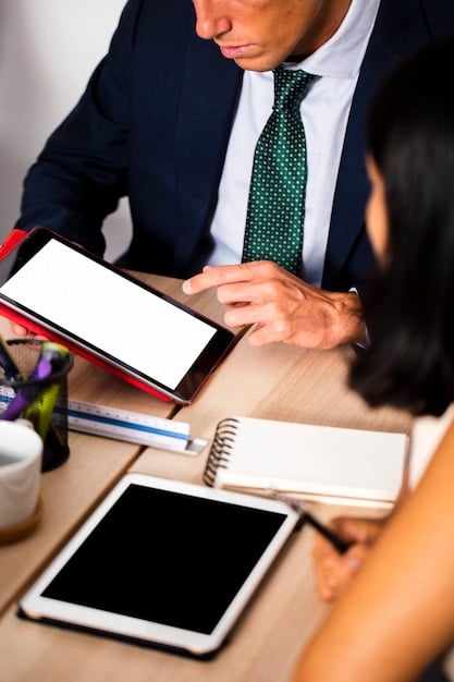 Boost Your Salary: Negotiate 7% Raise in 2025 Review