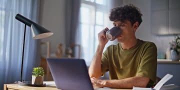 How to Start a Side Hustle: Generate Income While Working - Cover Image
